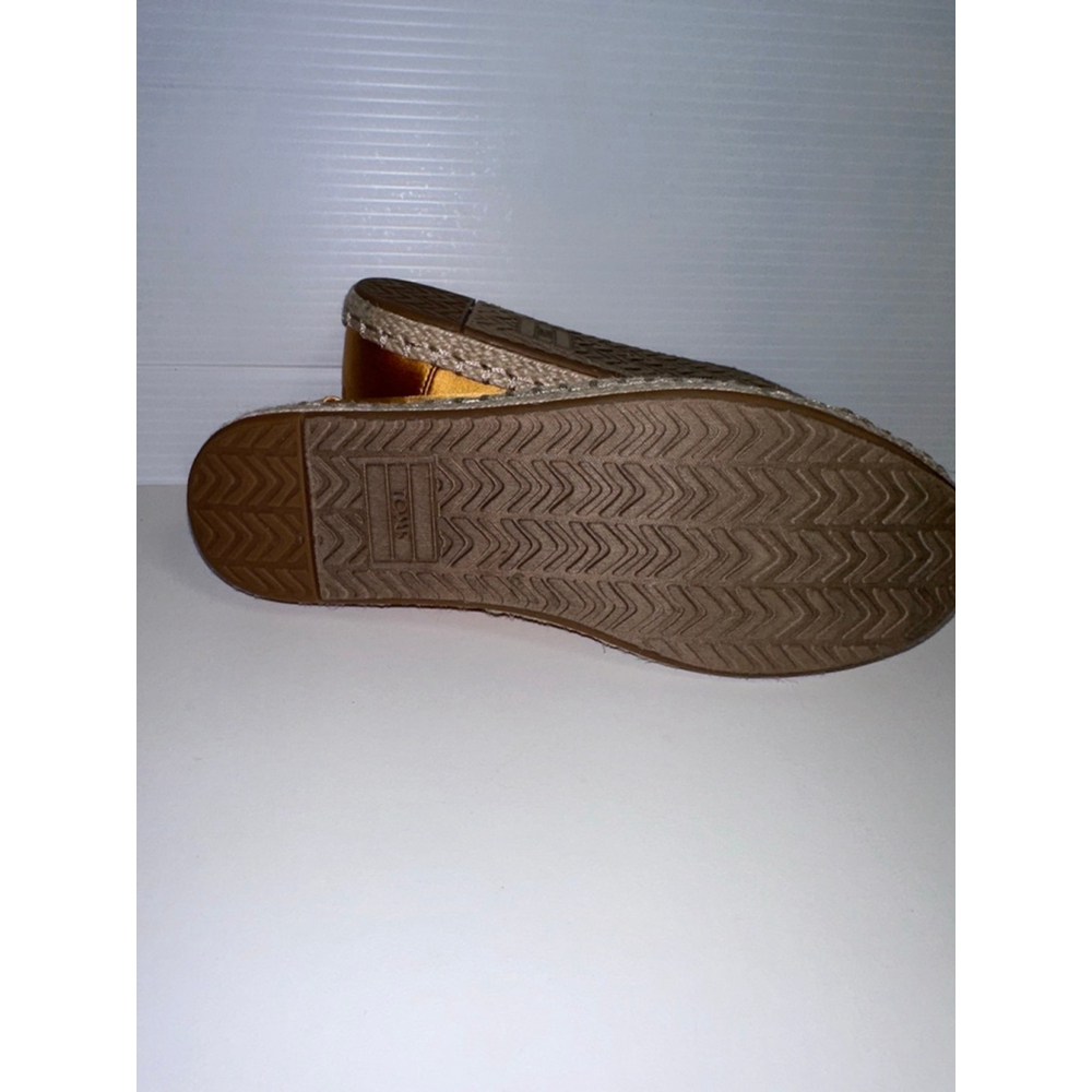Women's TOMS Gold Satin Espadrille Sneakers US 7 with Beige Jute Sole - Picture 5 of 16